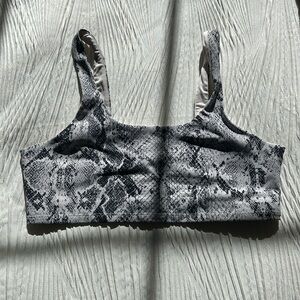Alo yoga sports bra